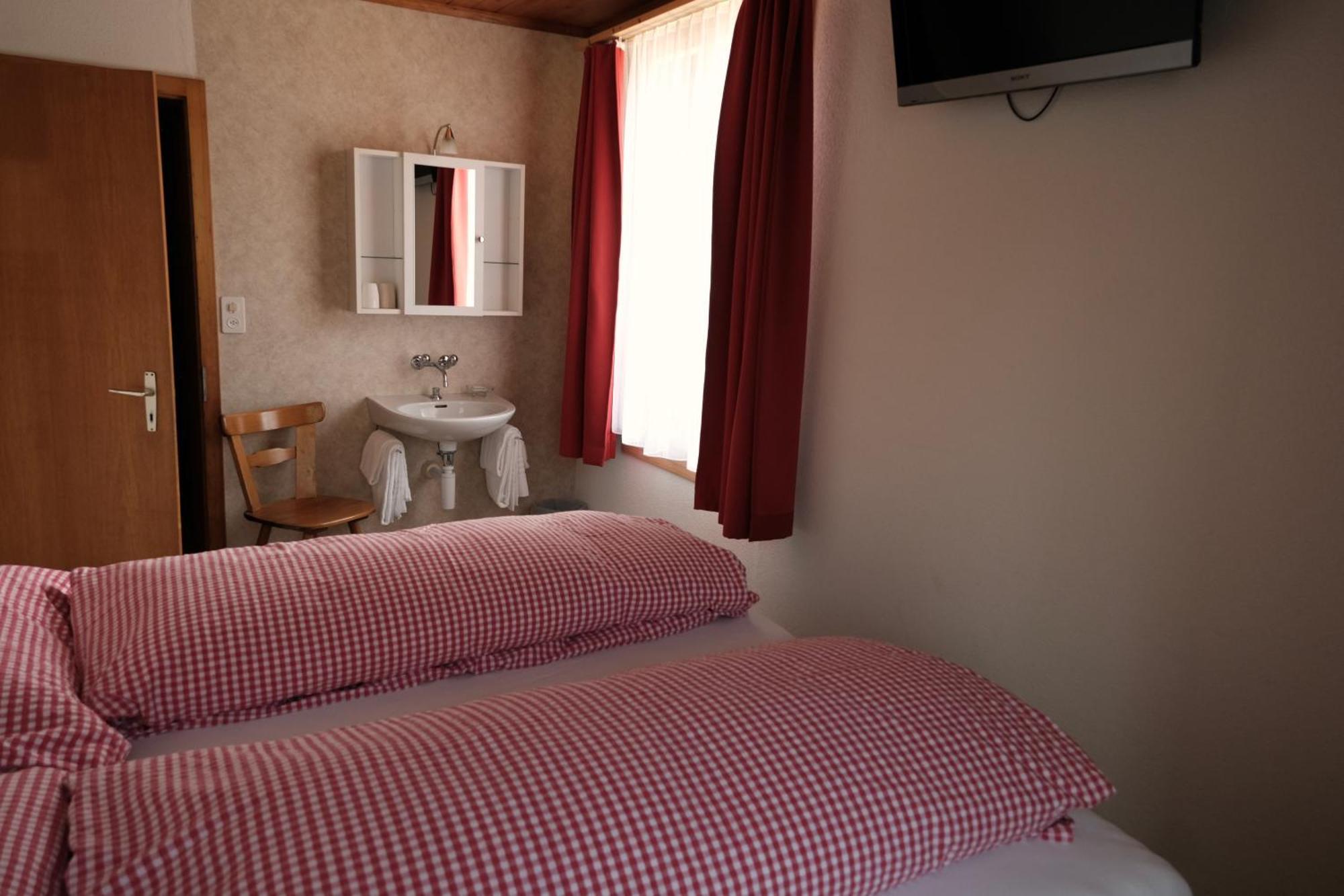 Hotel Tourist Майринген Екстериор снимка